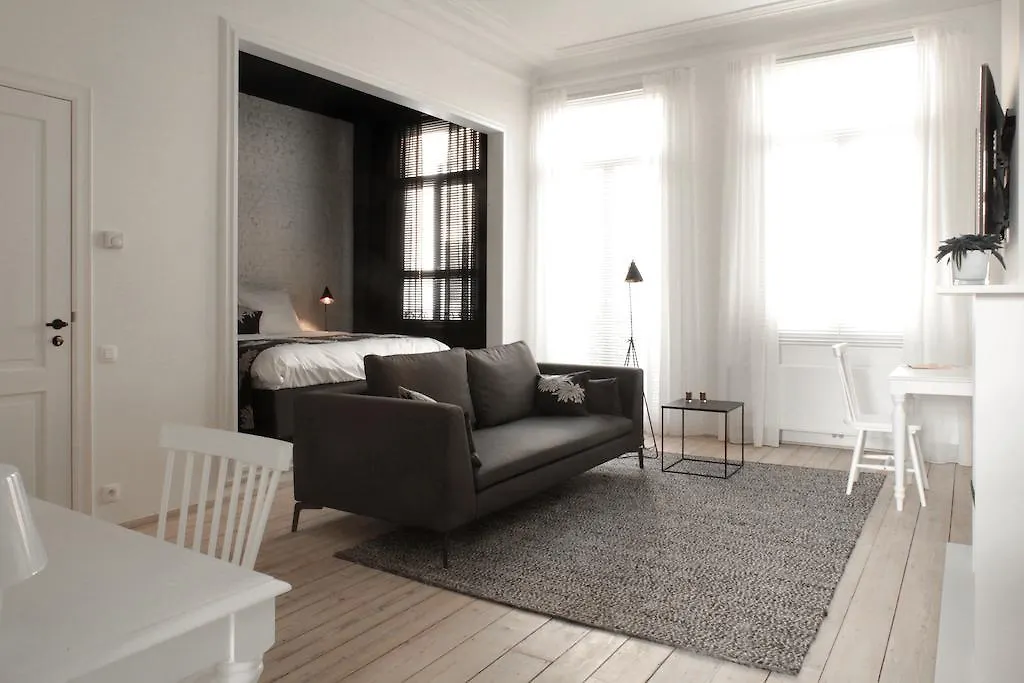 Bed & Breakfast Maison Nationale City Flats & Suites Antwerp